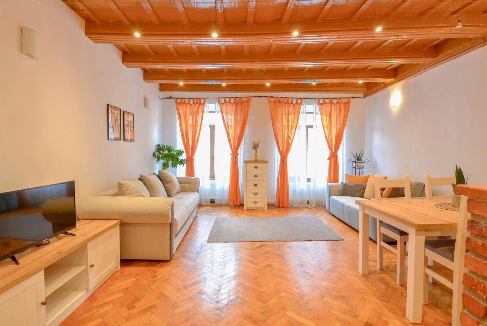 Charming Apartment - Heart Of Brasov Poarta Schei Esterno foto