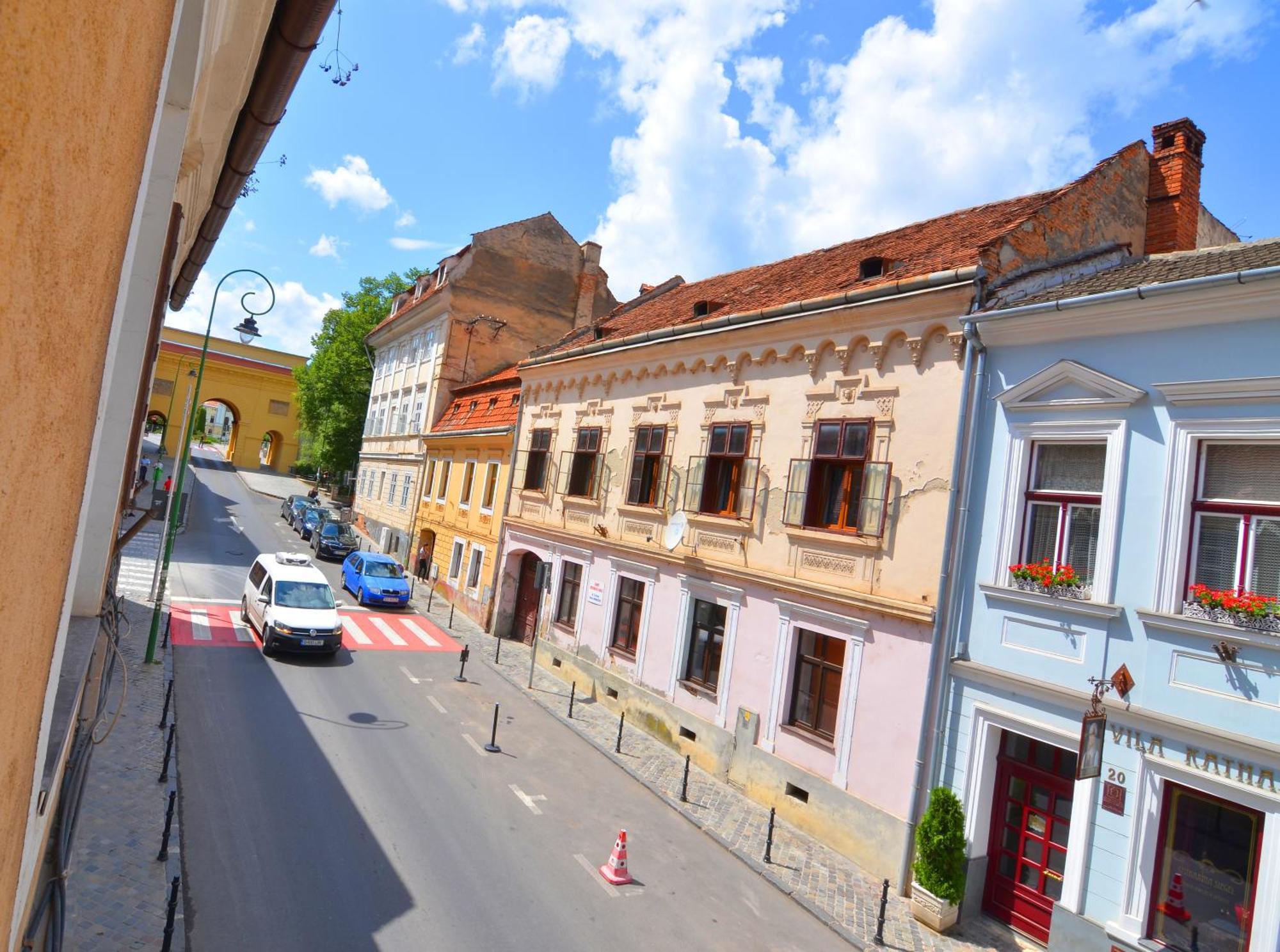 Charming Apartment - Heart Of Brasov Poarta Schei Esterno foto