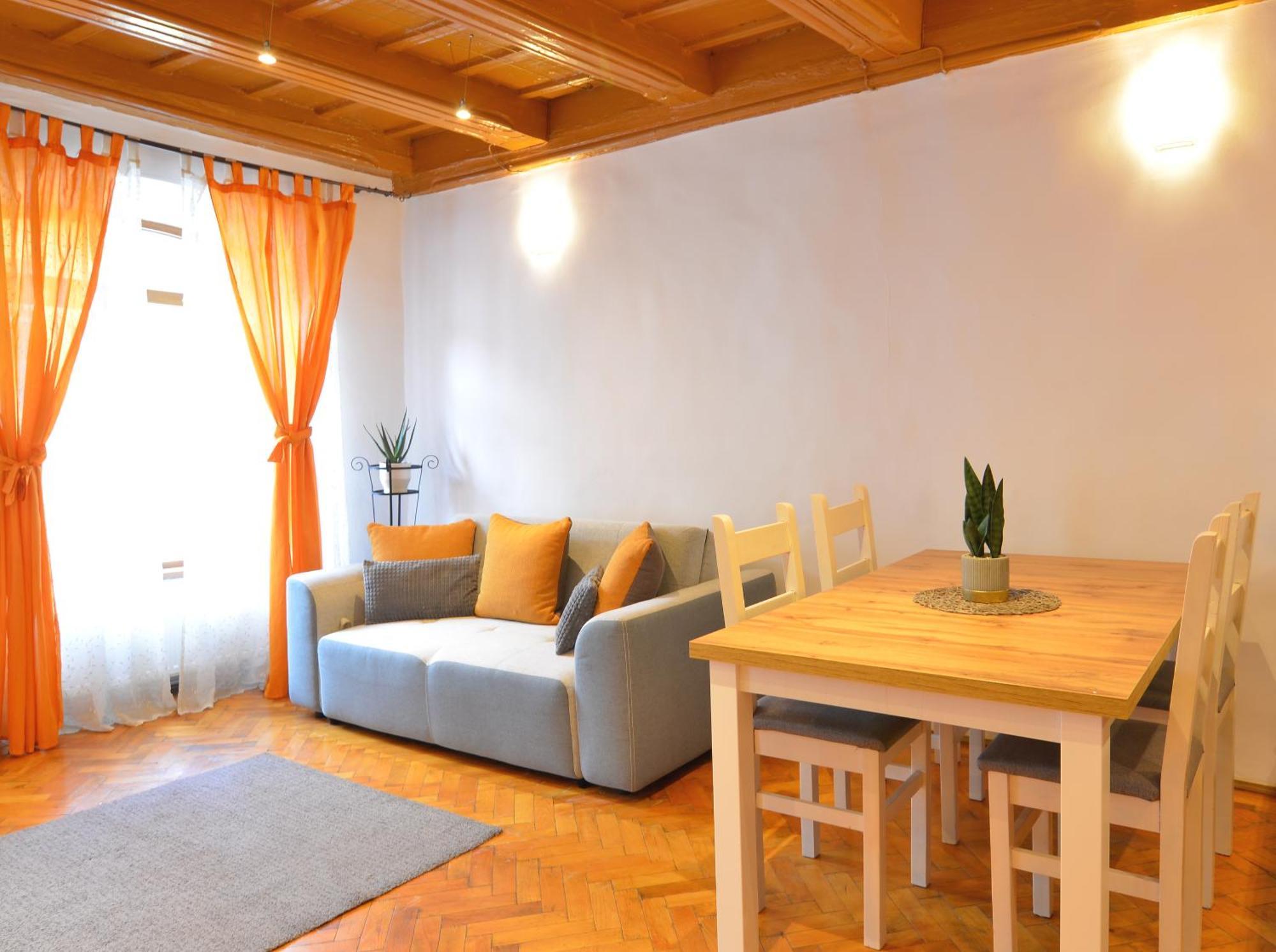 Charming Apartment - Heart Of Brasov Poarta Schei Esterno foto